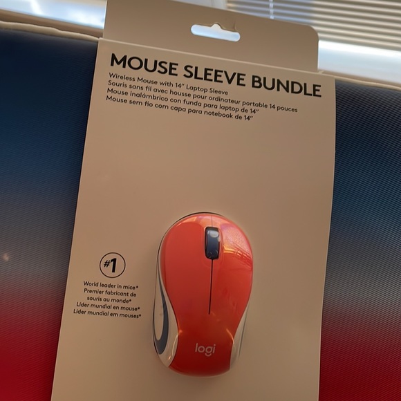 Wireless mouse with 14inch laptop sleeve - Picture 3 of 3